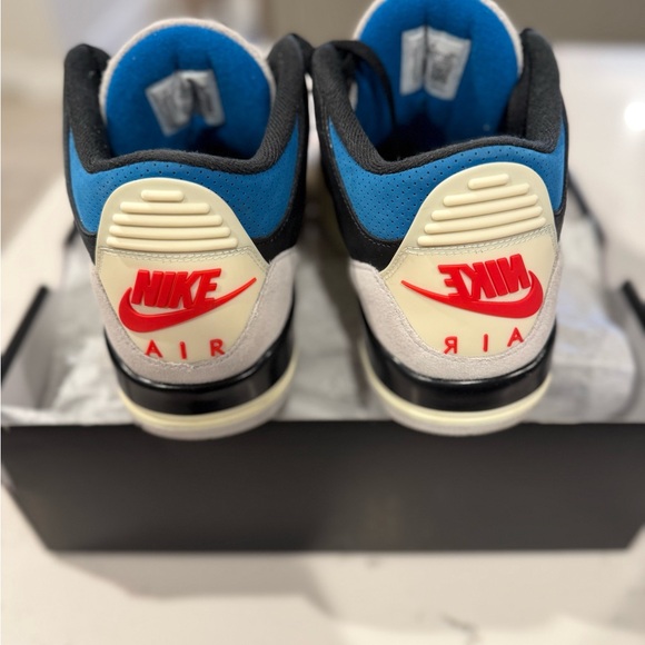Jordan 3 Retro OG Rare Air - Picture 2 of 11